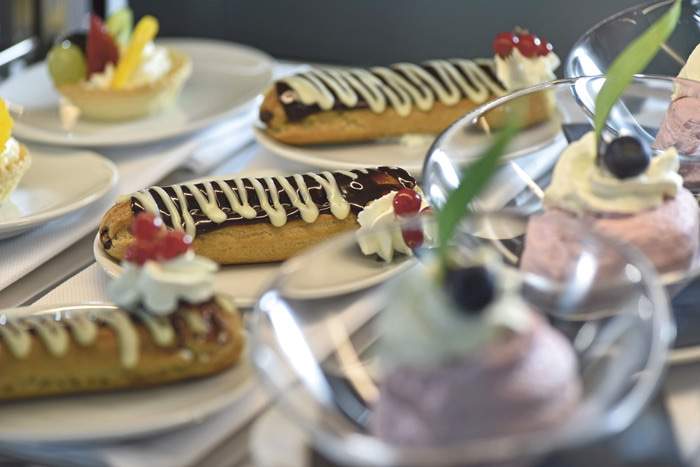 Scenic Luxury Cruises & Tours AMBER River Cafe 0.jpg